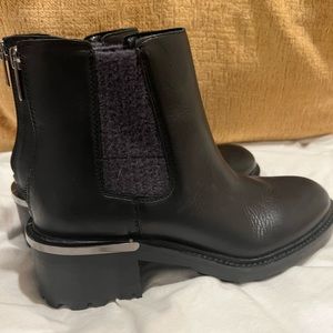 Vince Camuto Chelsea black leather boots. Size 6 1/2 W in great condition!